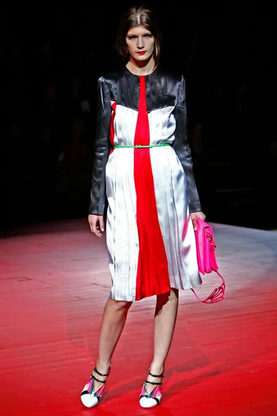 Look 2